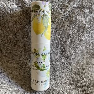 Nourishing lip scrub